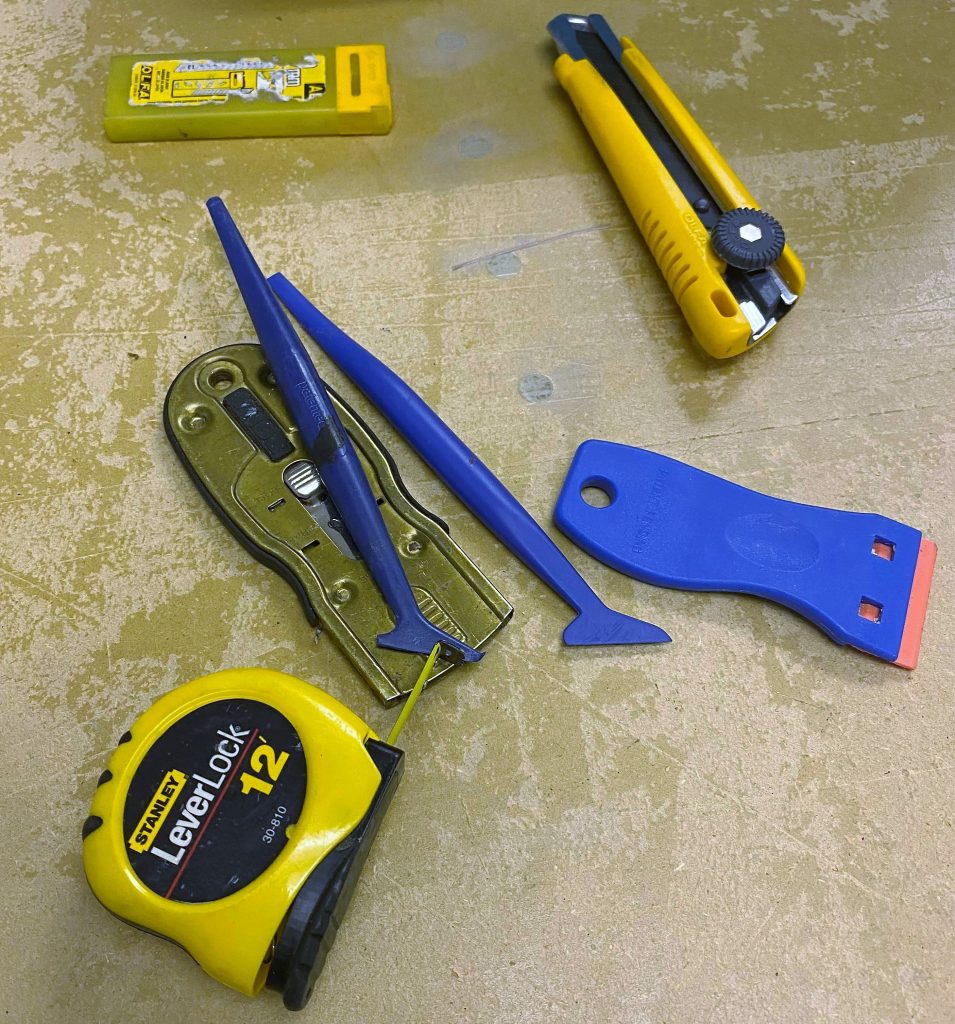 Tools Necessary For The Vinyl Film Installation ⋆ Nelcos